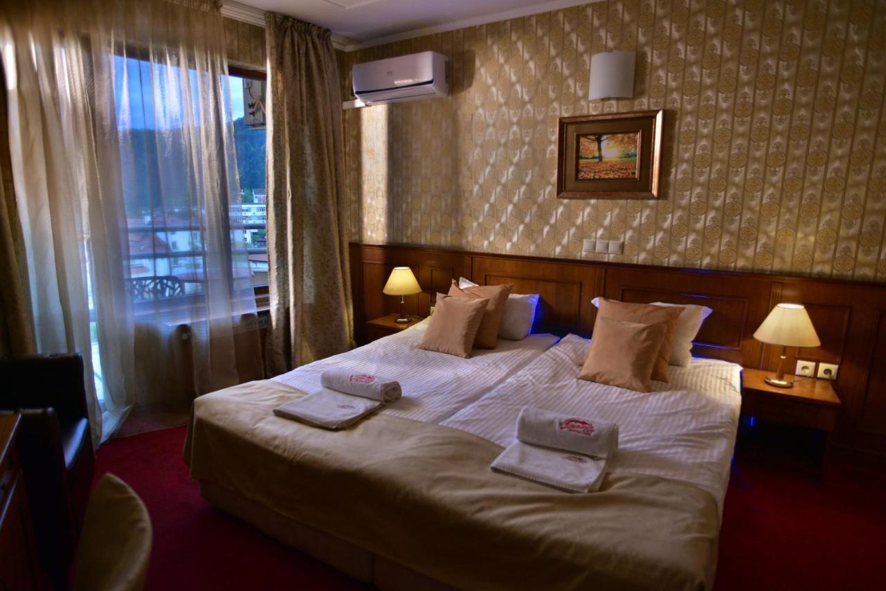 Double Room Mountain View